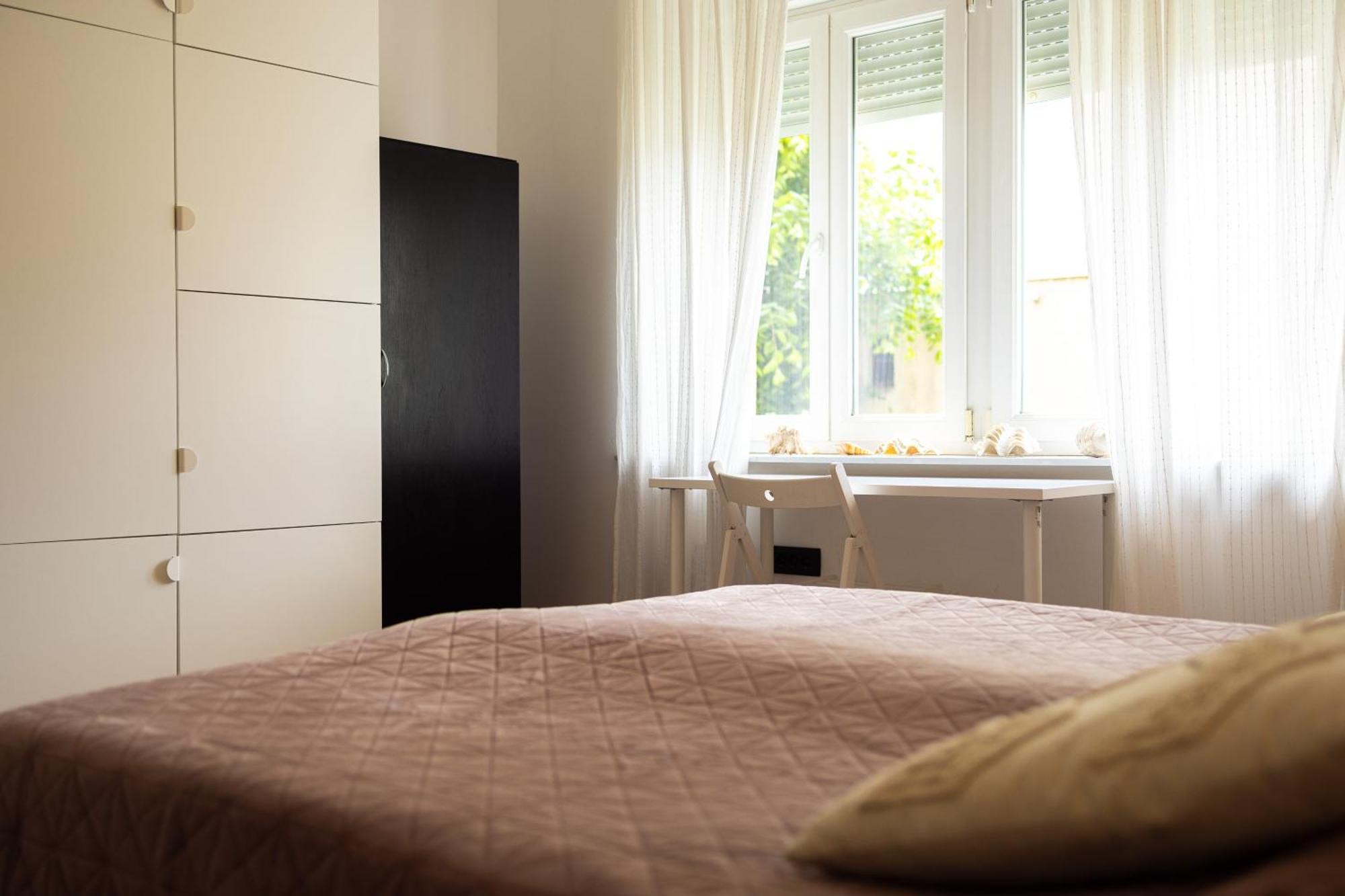 Large Two Bedroom Family App - Free Parking Любляна Экстерьер фото